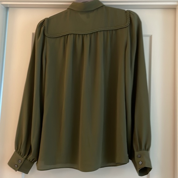 NWOT Banana Republic olive blouse - Picture 2 of 6